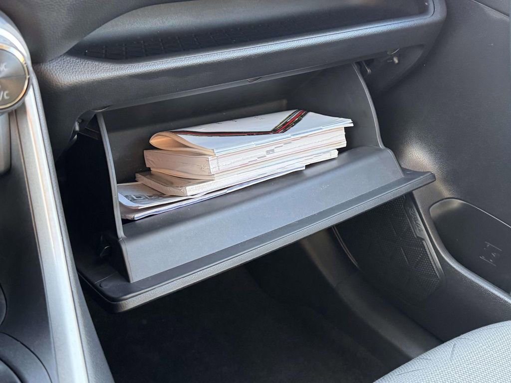 Used 2024 Toyota RAV4 XLE image 31