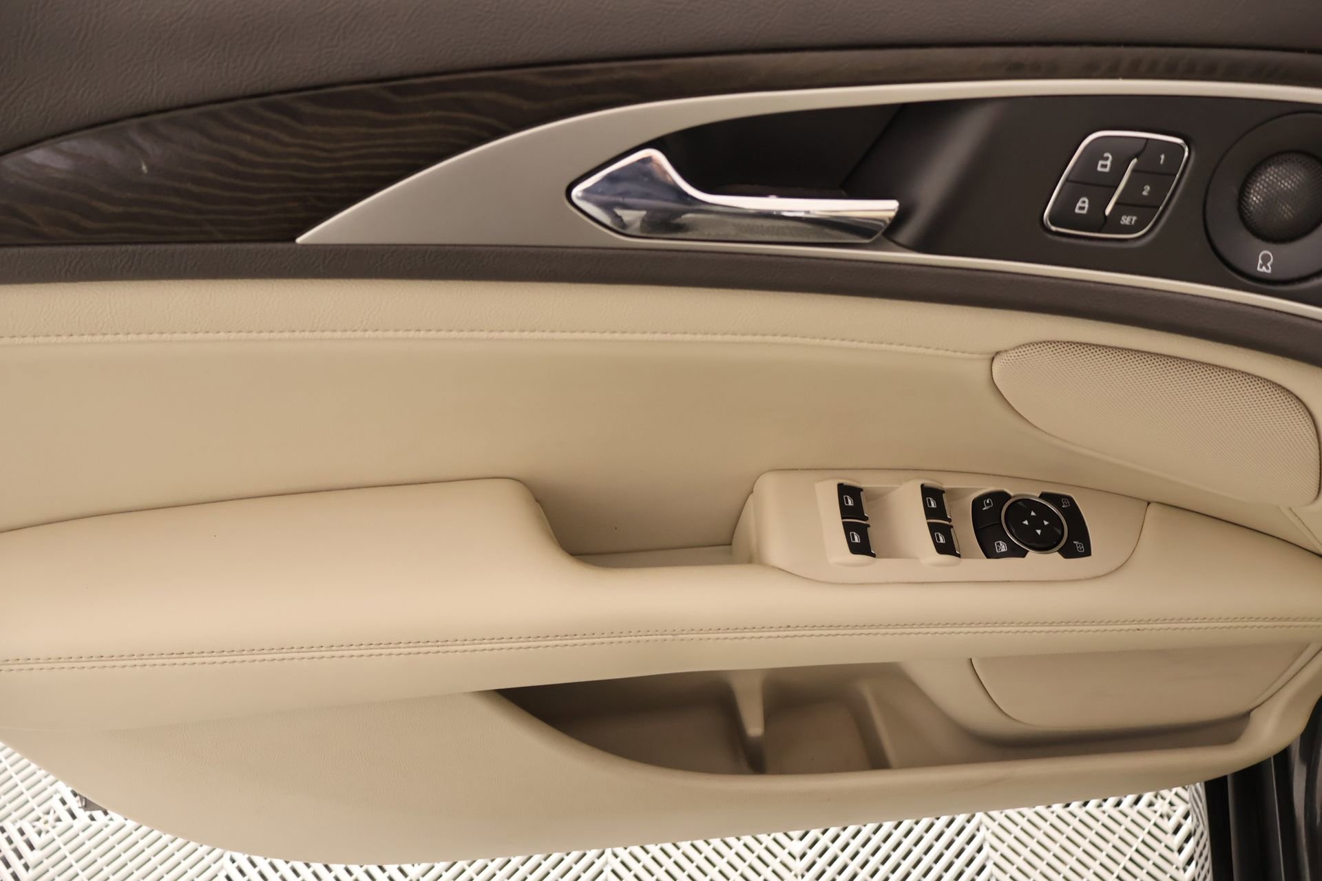 Used 2019 Lincoln MKZ Reserve w/ Reserve Plus Package image 16