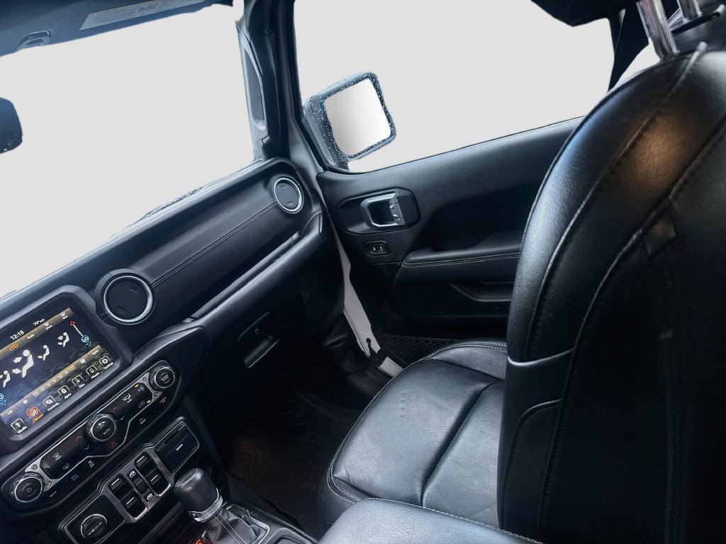 Used 2023 Jeep Wrangler Unlimited Sahara AWD/4WD image 25