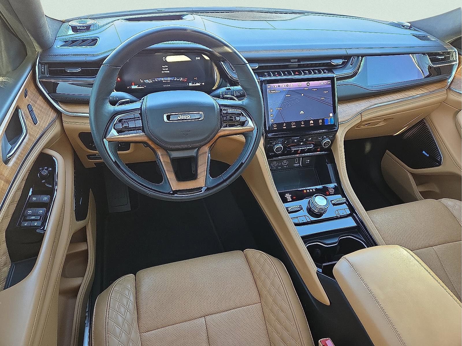 Used 2025 Jeep Grand Cherokee L Summit image 12