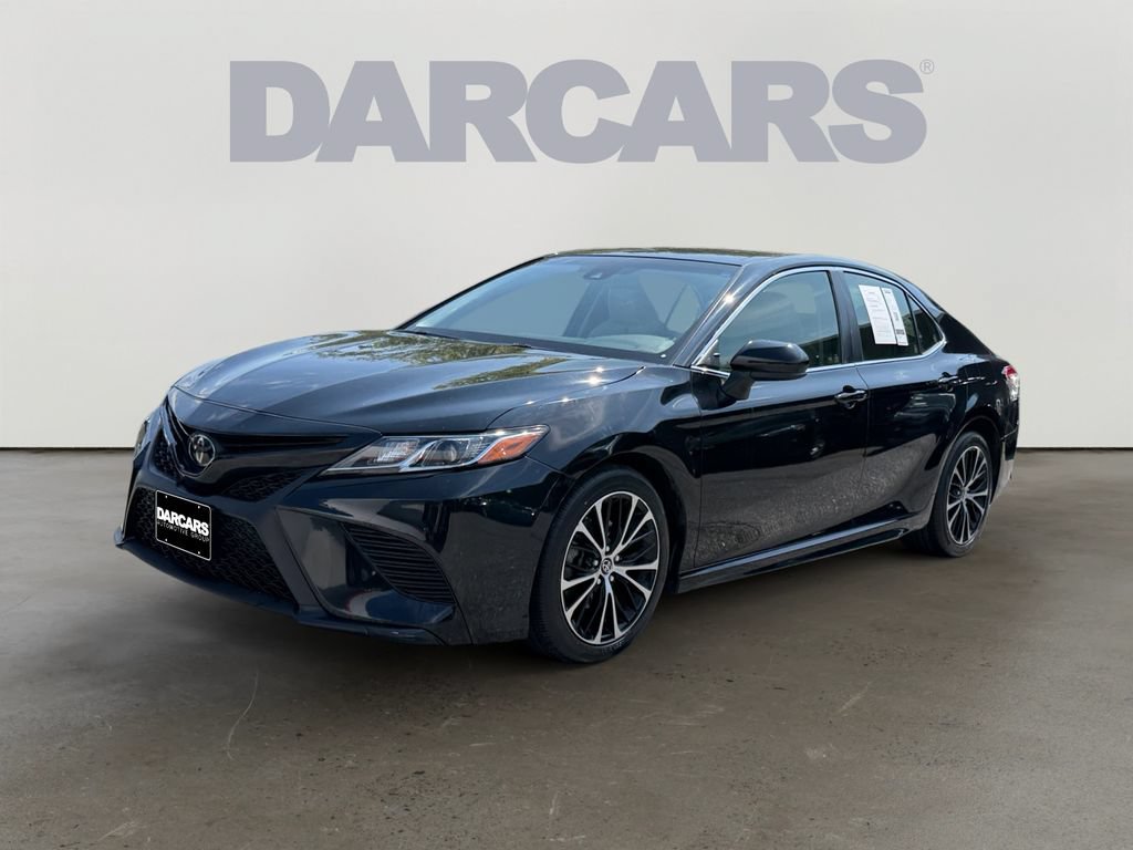 Used 2018 Toyota Camry SE FWD image 3