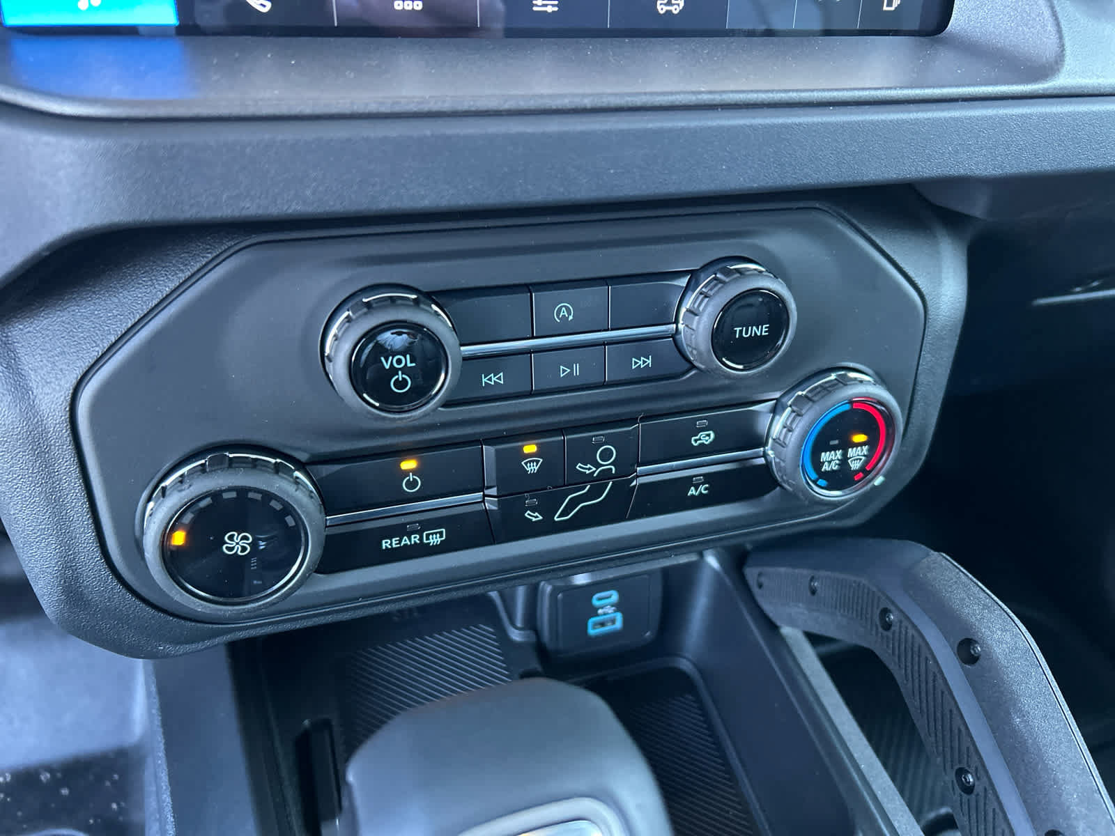 Used 2025 Ford Bronco Badlands w/ Sasquatch Package AWD/4WD image 29