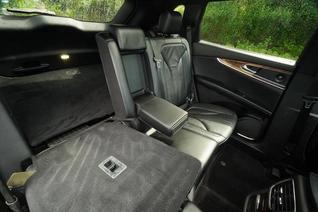 Used 2016 Lincoln MKX Reserve w/ Technology Package FWD image 29