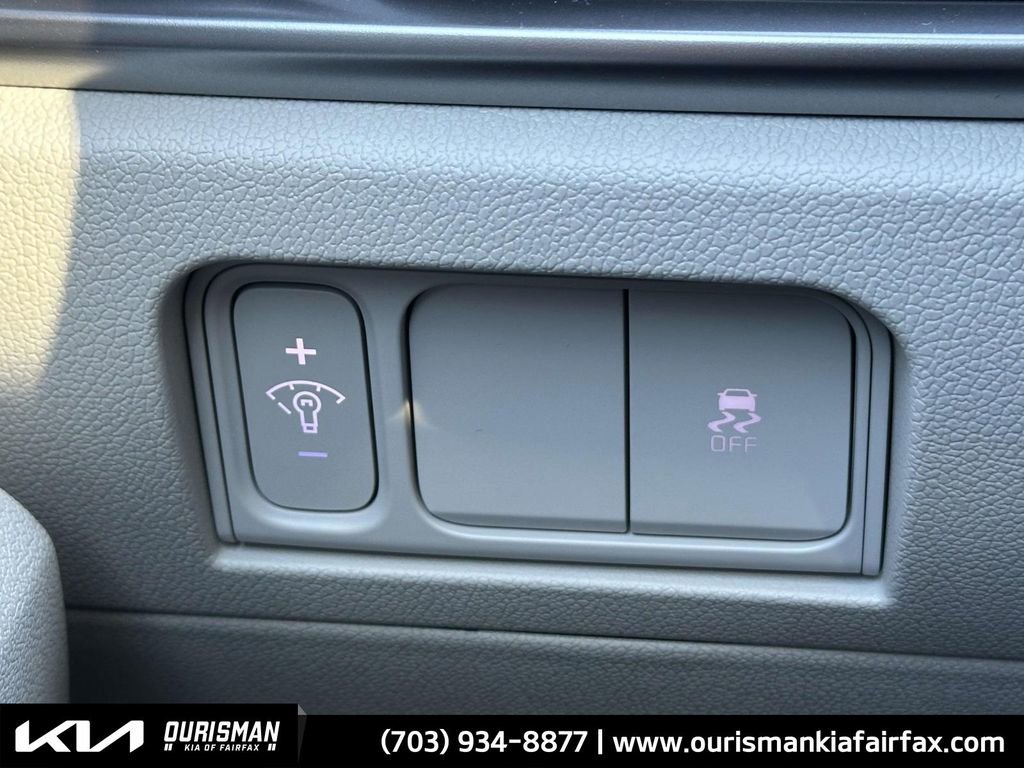 Certified 2025 Kia Sorento S w/ Panoramic Sunroof Package image 12