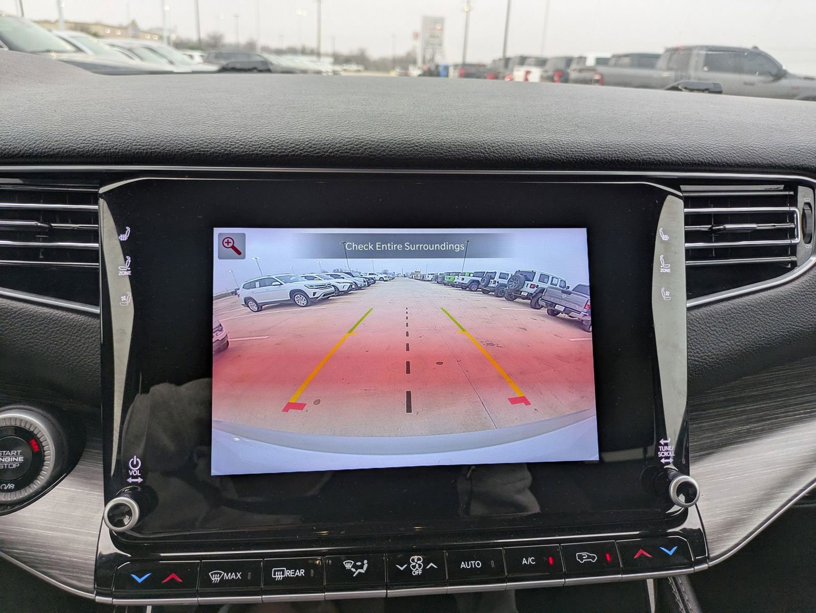 Used 2024 Jeep Wagoneer Series II w/ Flexible Seating Group image 18