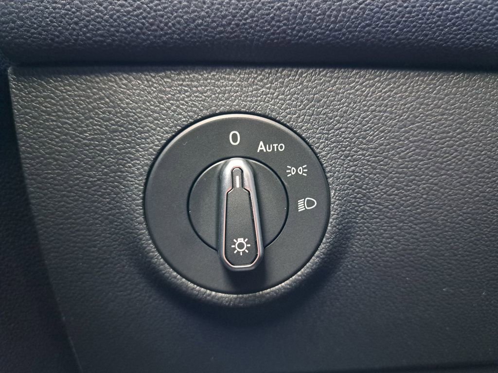 New 2025 Volkswagen Taos SEL image 26