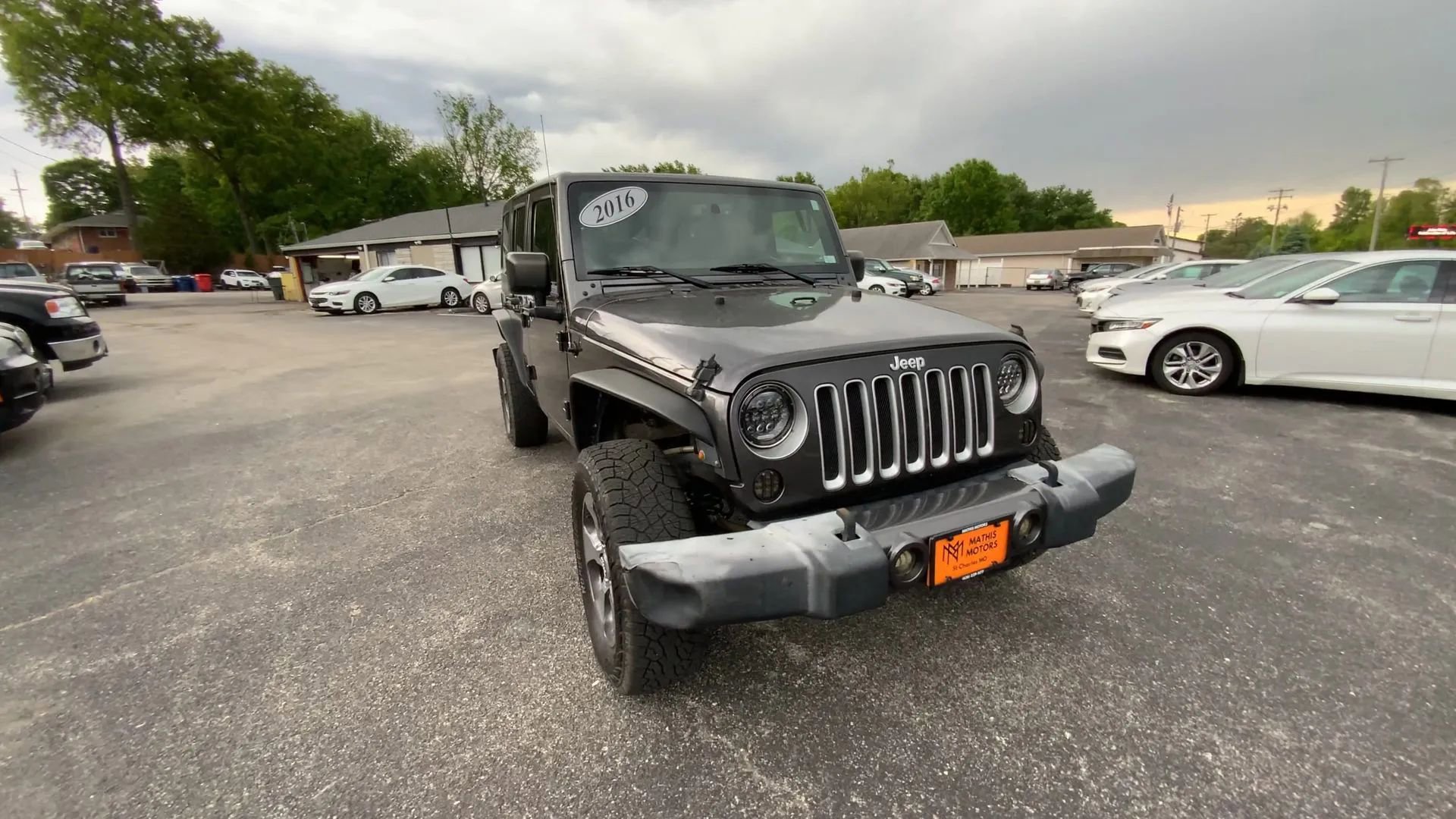 Used 2016 Jeep Wrangler Unlimited Sahara w/ Connectivity Group AWD/4WD image 3