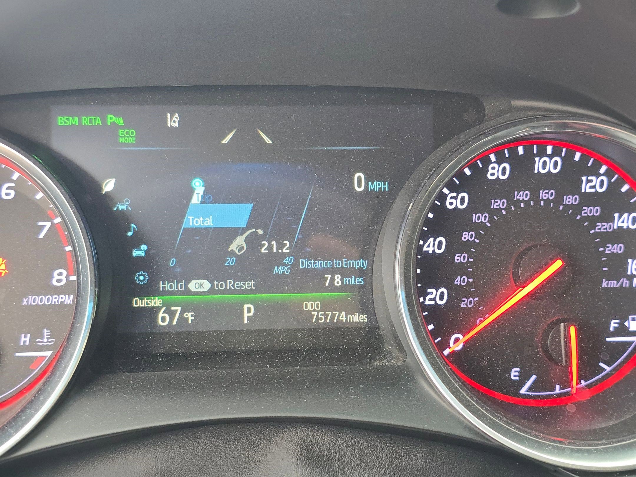 Used 2018 Toyota Camry XSE image 19