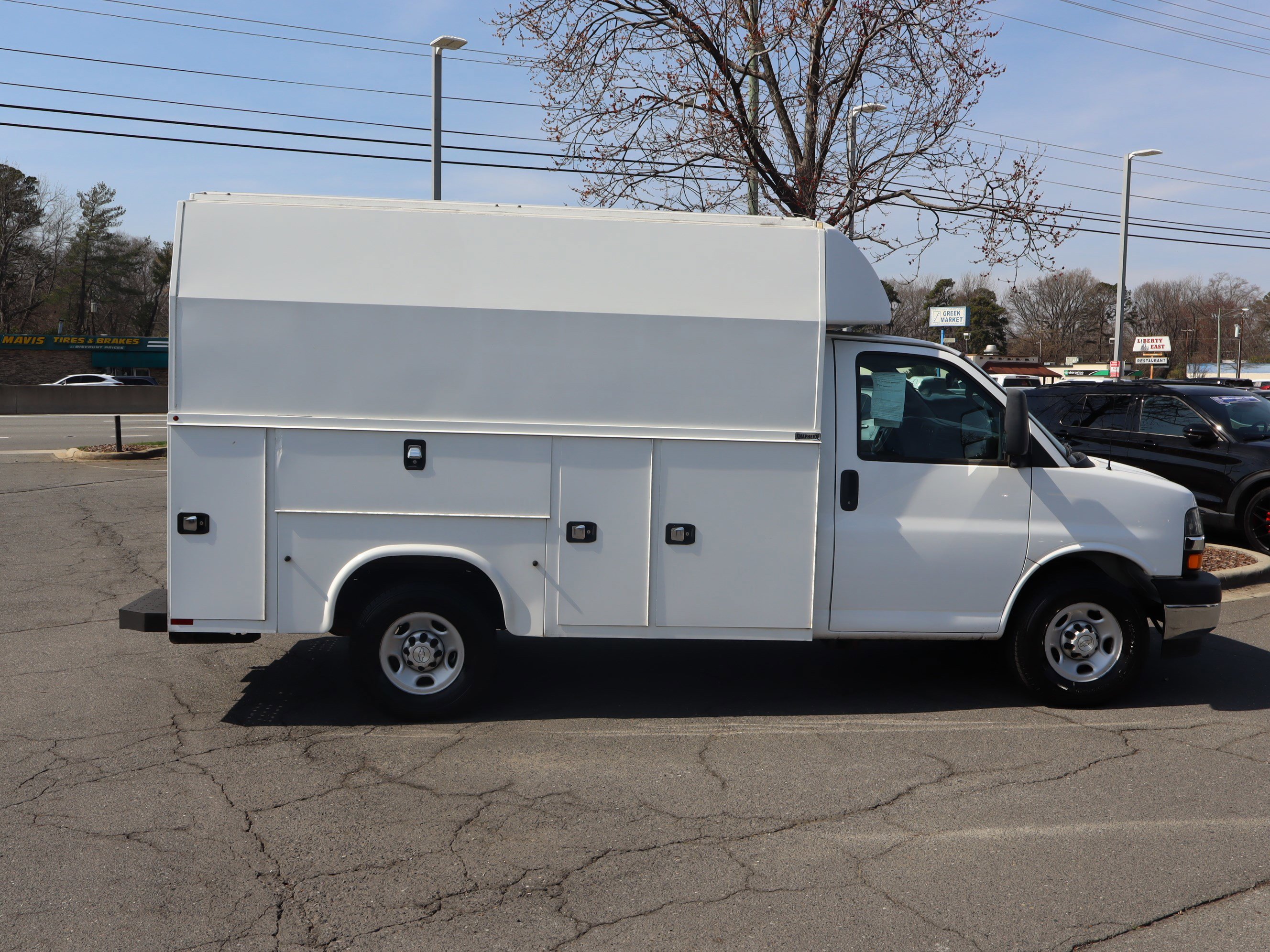 Used 2019 Chevrolet Express 3500 w/ Power Convenience Package image 11