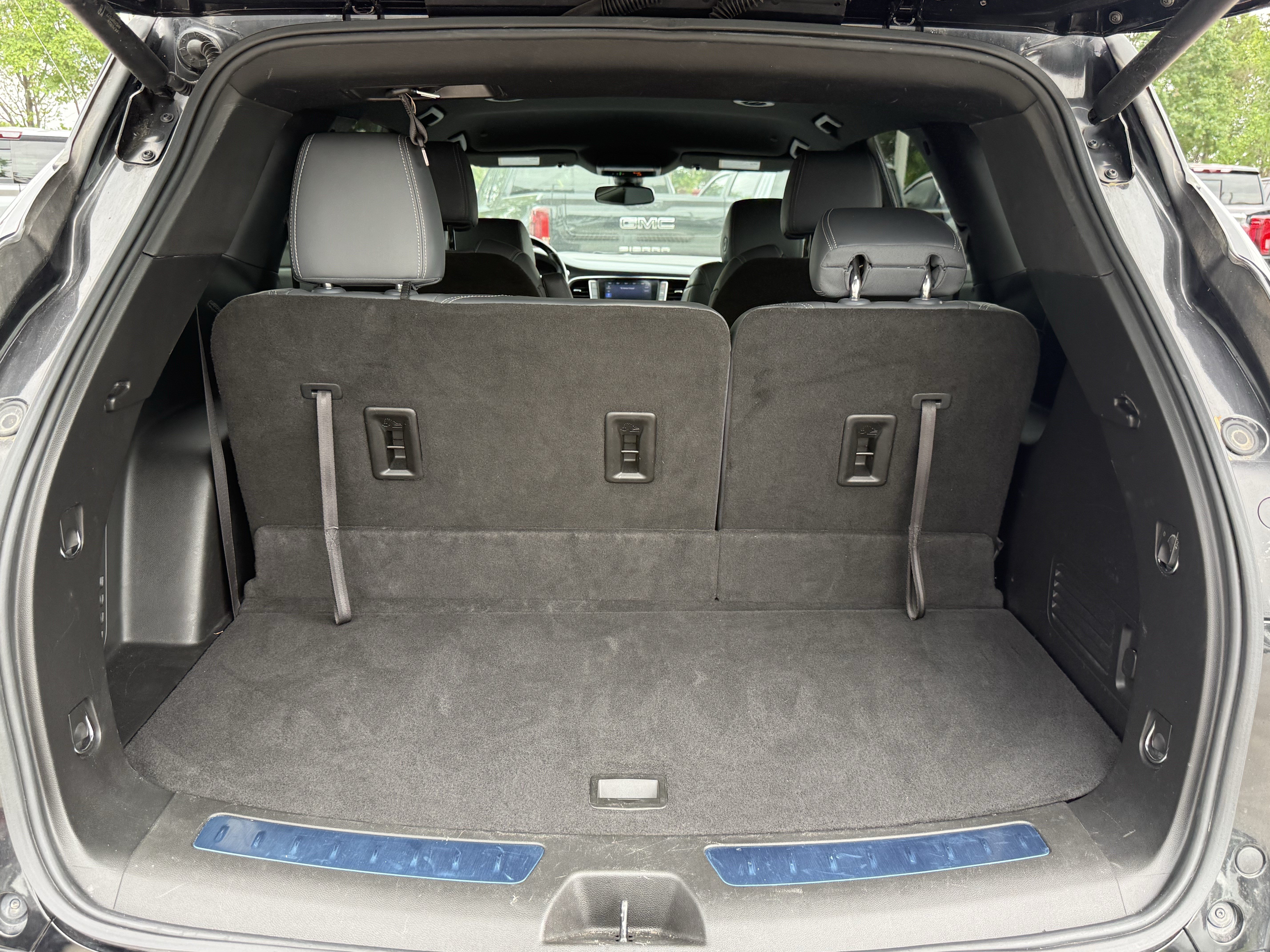 Used 2023 Buick Enclave Essence w/ Sport Touring Edition FWD image 31