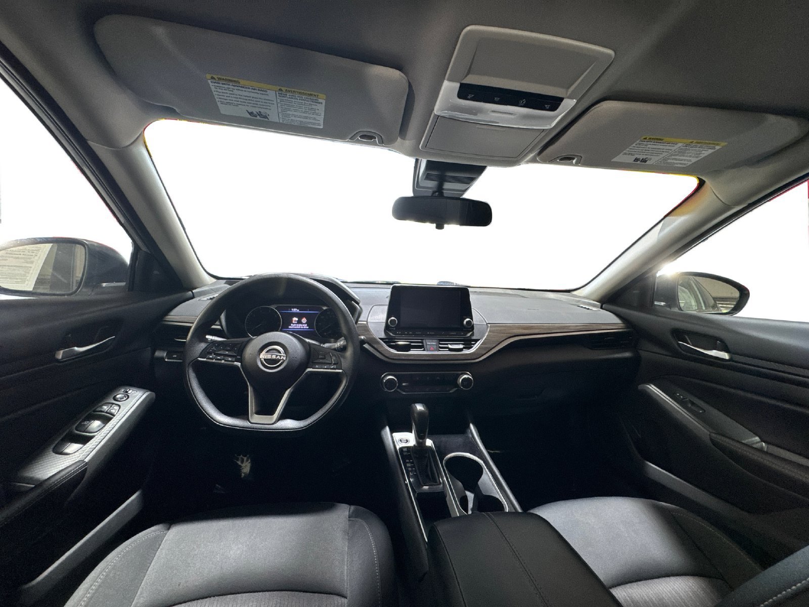 Used 2024 Nissan Altima 2.5 SV FWD image 12