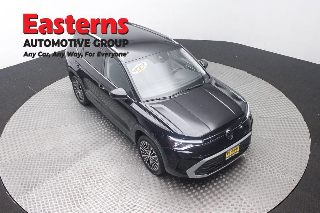 Used 2025 Volkswagen Taos SE FWD image 4