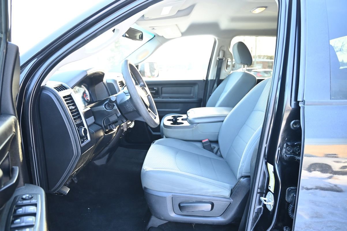 Used 2018 RAM 2500 Tradesman w/ Chrome Appearance Group image 16