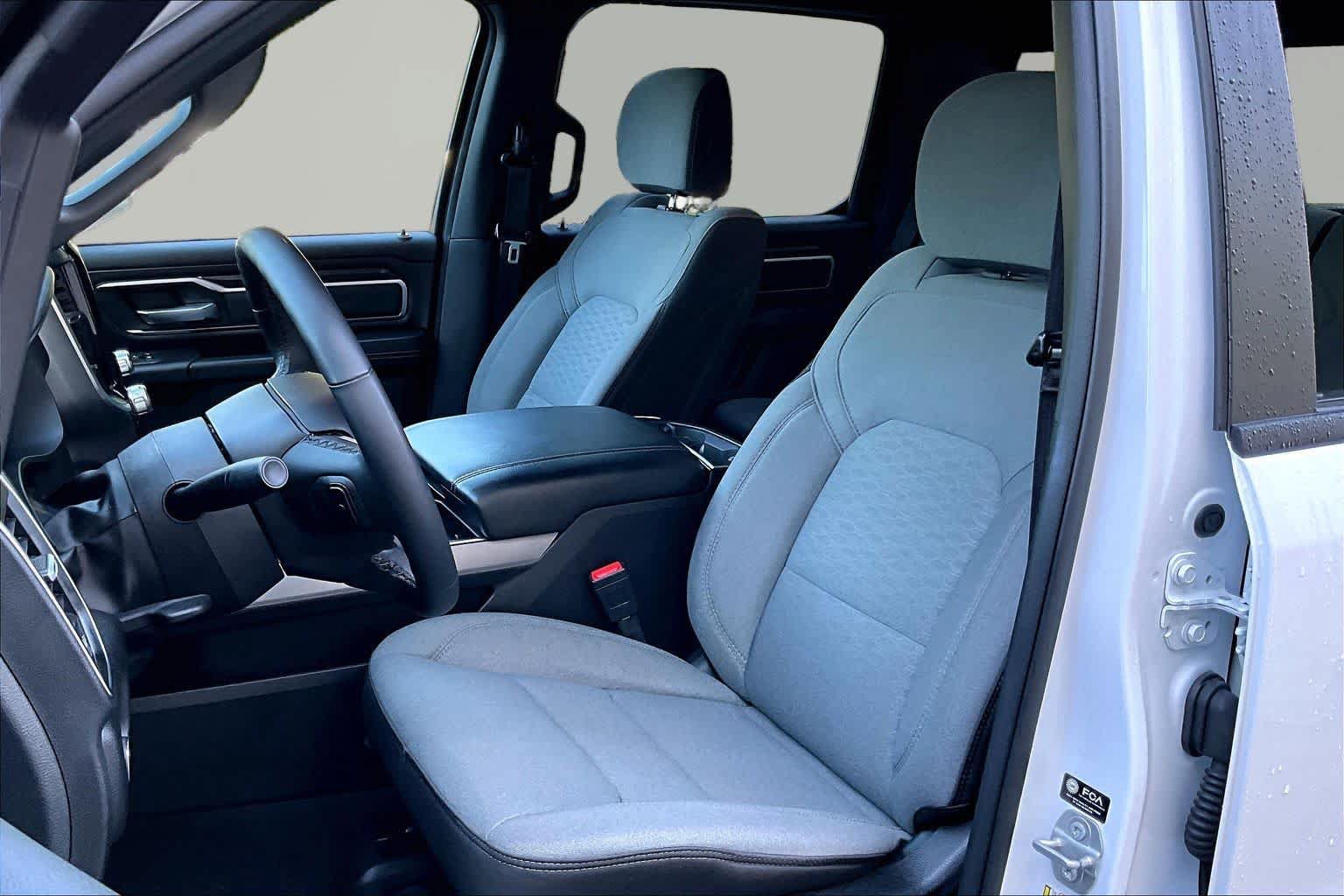Used 2025 RAM 1500 Big Horn AWD/4WD image 8