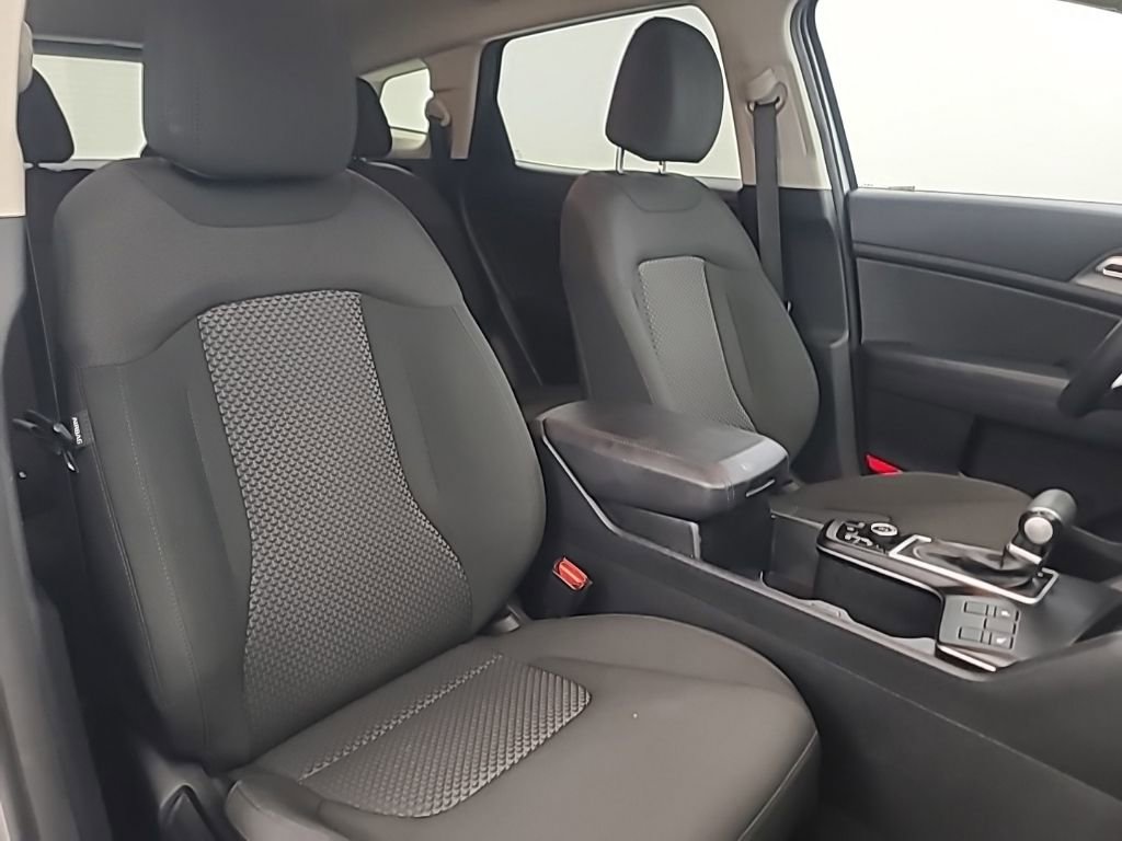 Used 2025 Kia Sportage LX image 16