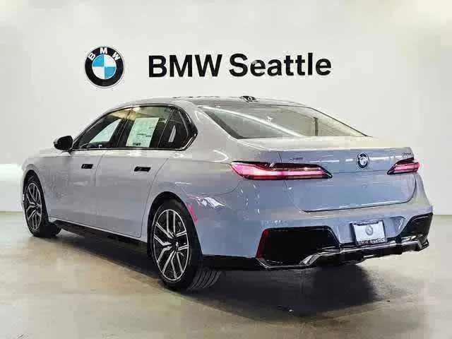 Certified 2025 BMW 750e xDrive w/ Executive Package AWD/4WD image 4