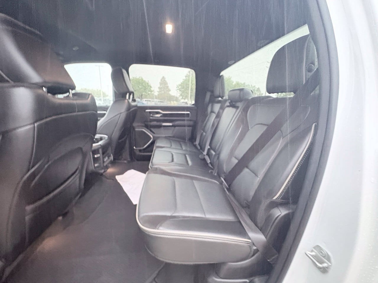 Used 2024 RAM 1500 Laramie AWD/4WD image 7