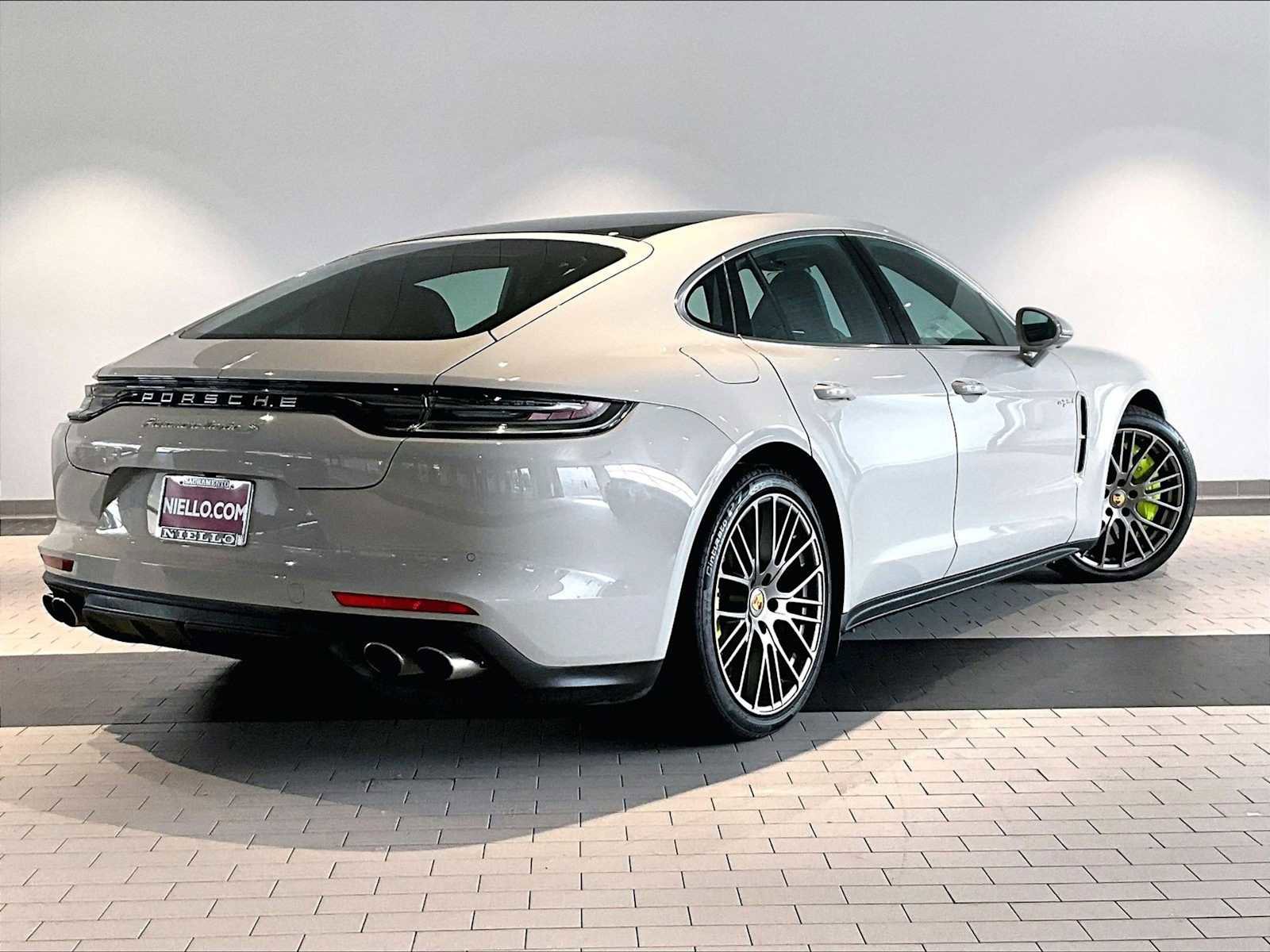 Used 2023 Porsche Panamera Turbo S image 10