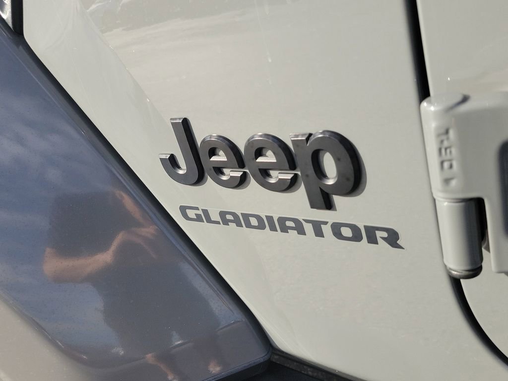 Used 2022 Jeep Gladiator Overland image 6