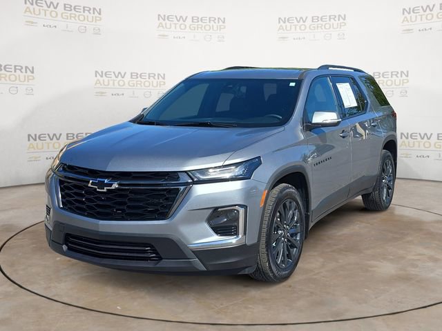 Used 2023 Chevrolet Traverse RS FWD image 1