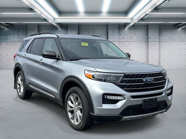 Certified 2023 Ford Explorer XLT w/ Equipment Group 202A AWD/4WD image 3
