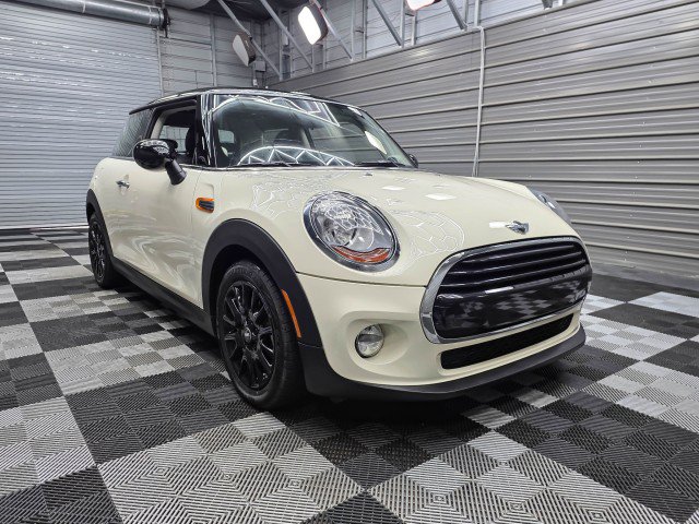 Used 2017 MINI Cooper 2-Door Hardtop FWD image 4