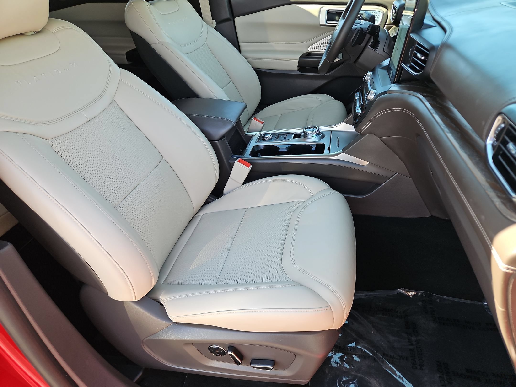 Used 2020 Ford Explorer Platinum w/ Premium Technology Package AWD/4WD image 27