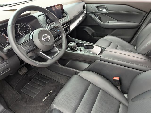Used 2023 Nissan Rogue SV w/ SV Premium B Package image 19