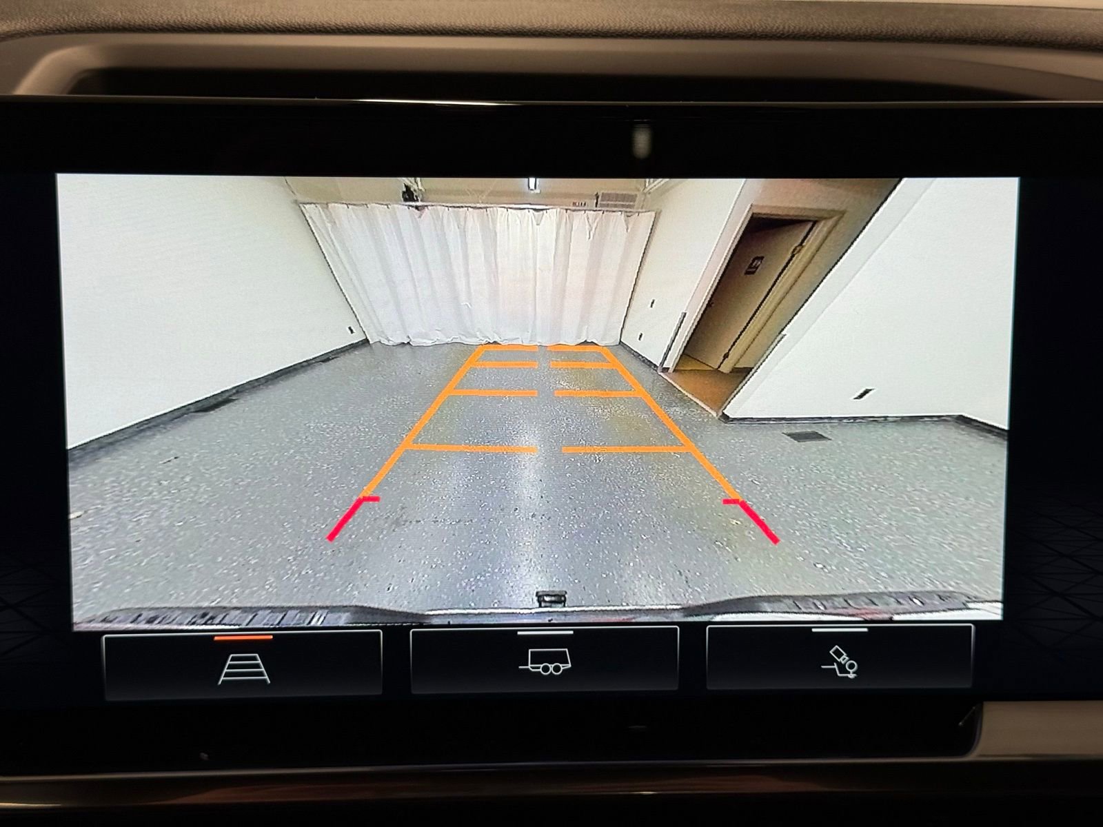 Used 2024 GMC Sierra 1500 SLE w/ Preferred Package image 16