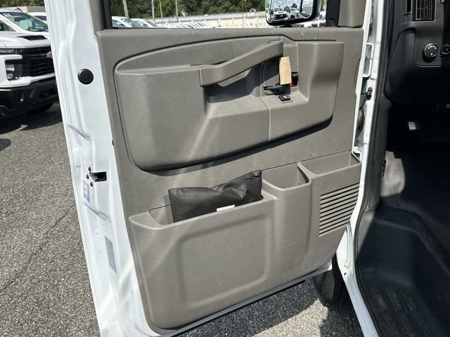 New 2025 Chevrolet Express 3500 Work Van w/ Power Convenience Package image 18
