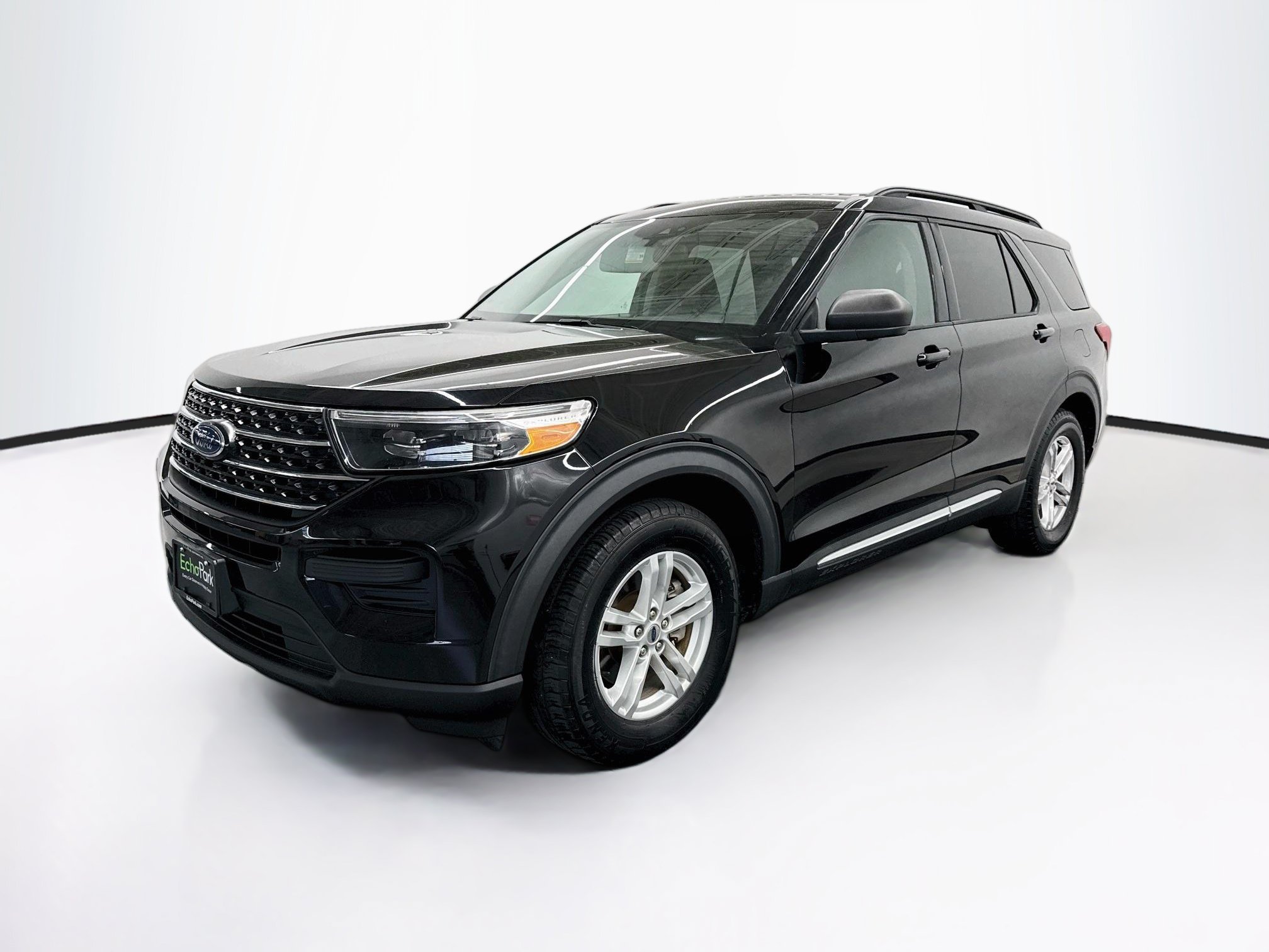Used 2021 Ford Explorer XLT RWD image 3