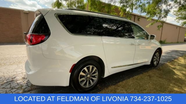 Used 2020 Chrysler Pacifica Touring-L Plus FWD image 8