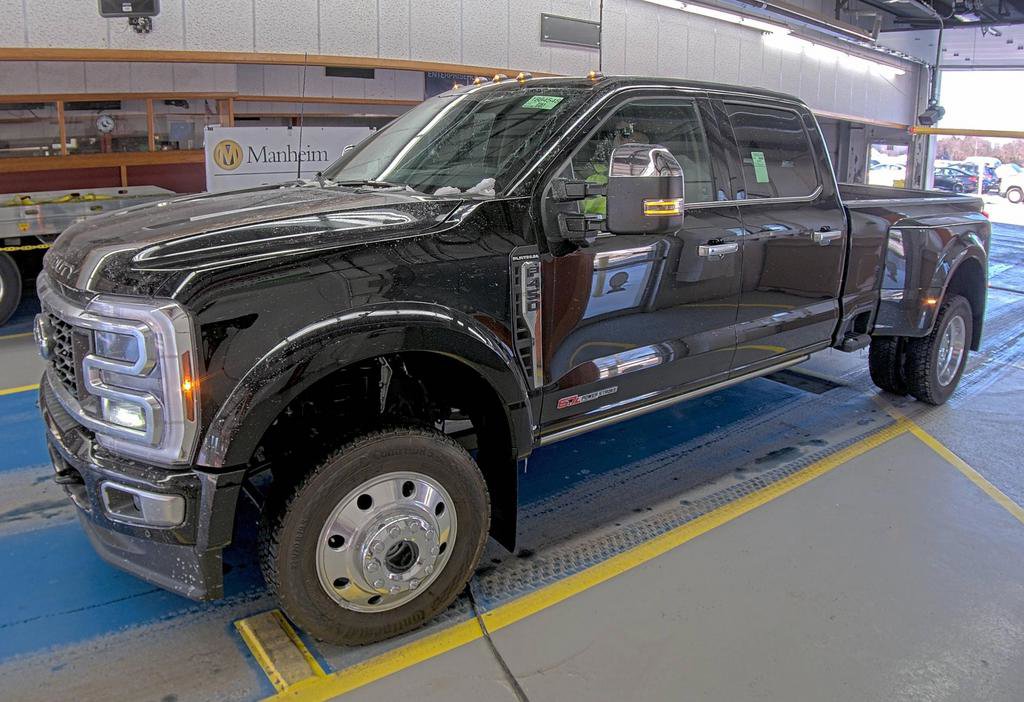 Used 2025 Ford F450 Platinum w/ Platinum Plus Package image 1