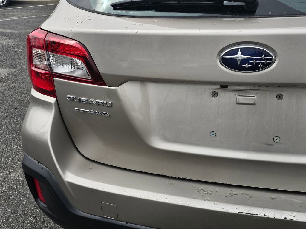Used 2019 Subaru Outback 2.5i AWD/4WD image 15
