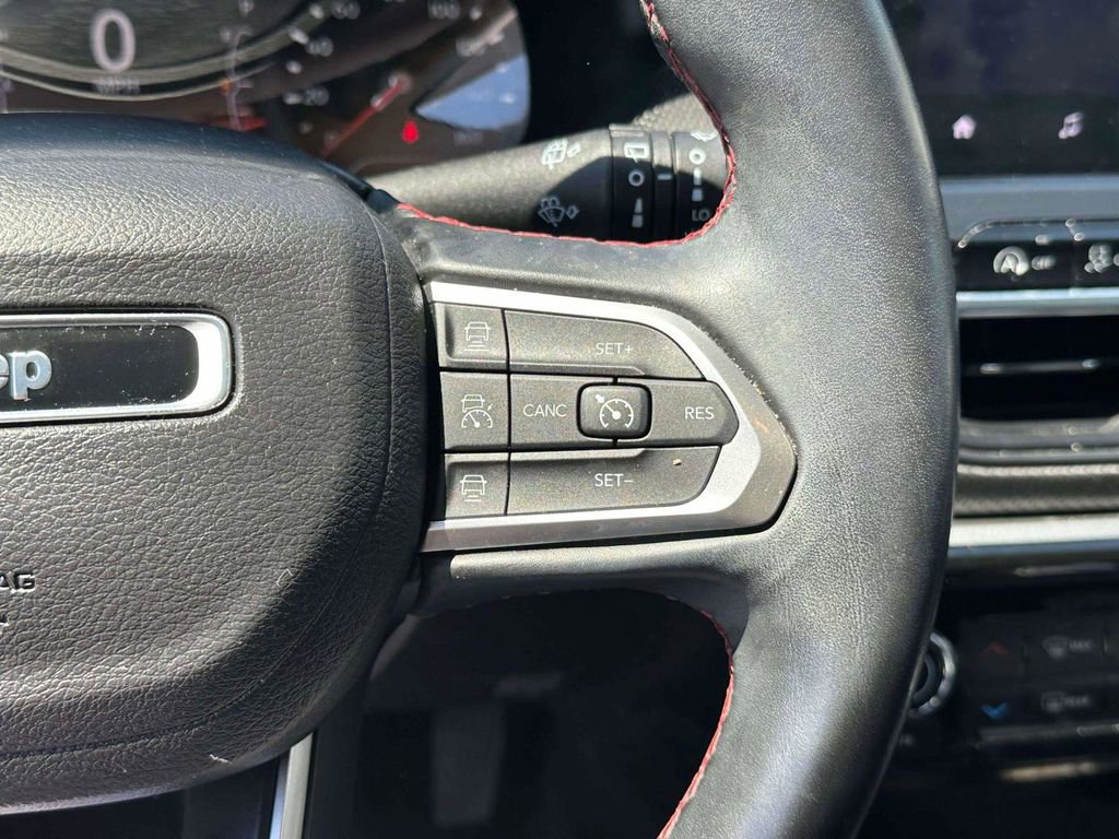 Used 2022 Jeep Compass Trailhawk w/ Trailhawk Convenience Group AWD/4WD image 21