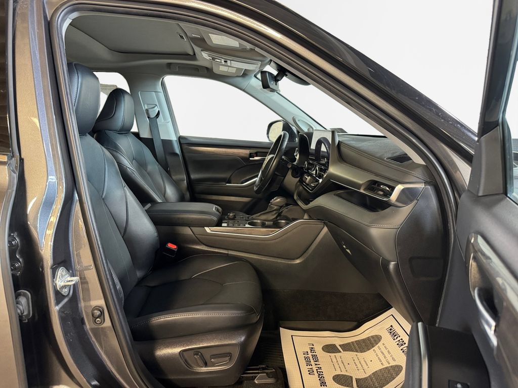 Used 2023 Toyota Highlander Limited AWD/4WD image 26