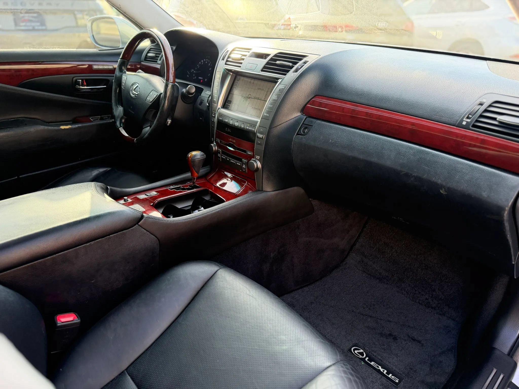 Used 2008 Lexus LS 460 RWD image 16