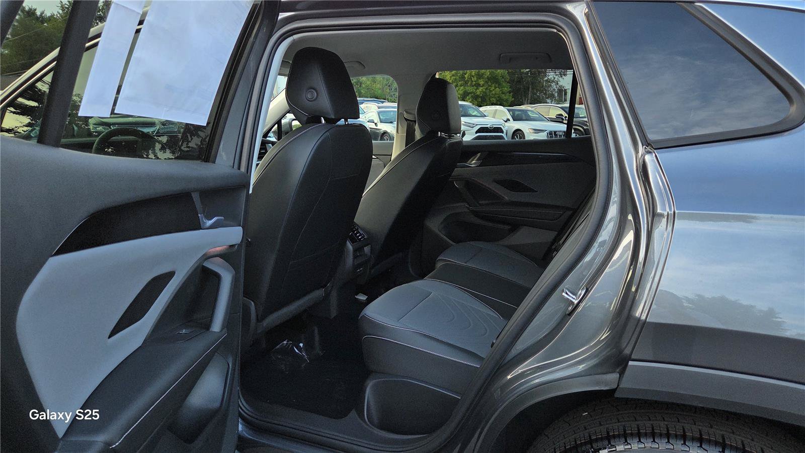 New 2026 Volkswagen Tiguan SE FWD image 26