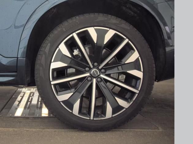 Used 2025 Volvo XC90 B5 Plus AWD/4WD image 11