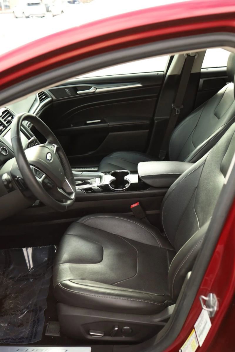 Used 2016 Ford Fusion Titanium image 17