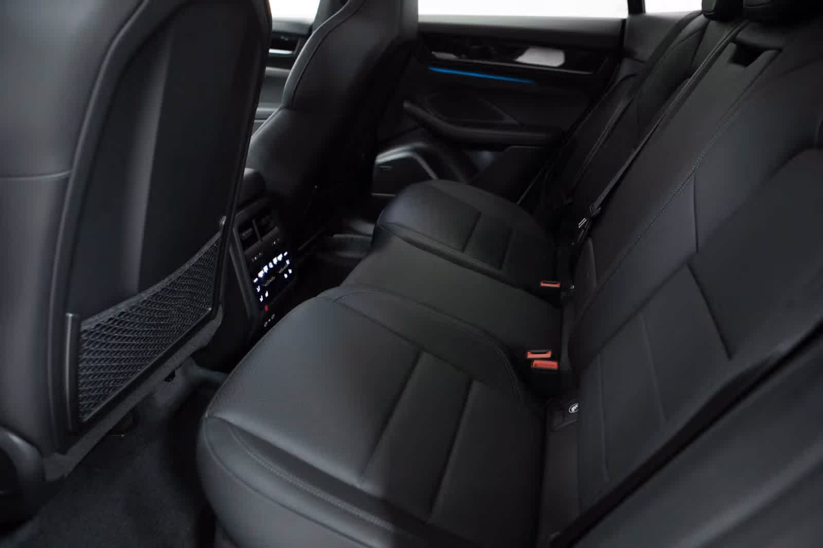 Certified 2026 Porsche Macan 4S Electric AWD/4WD image 36