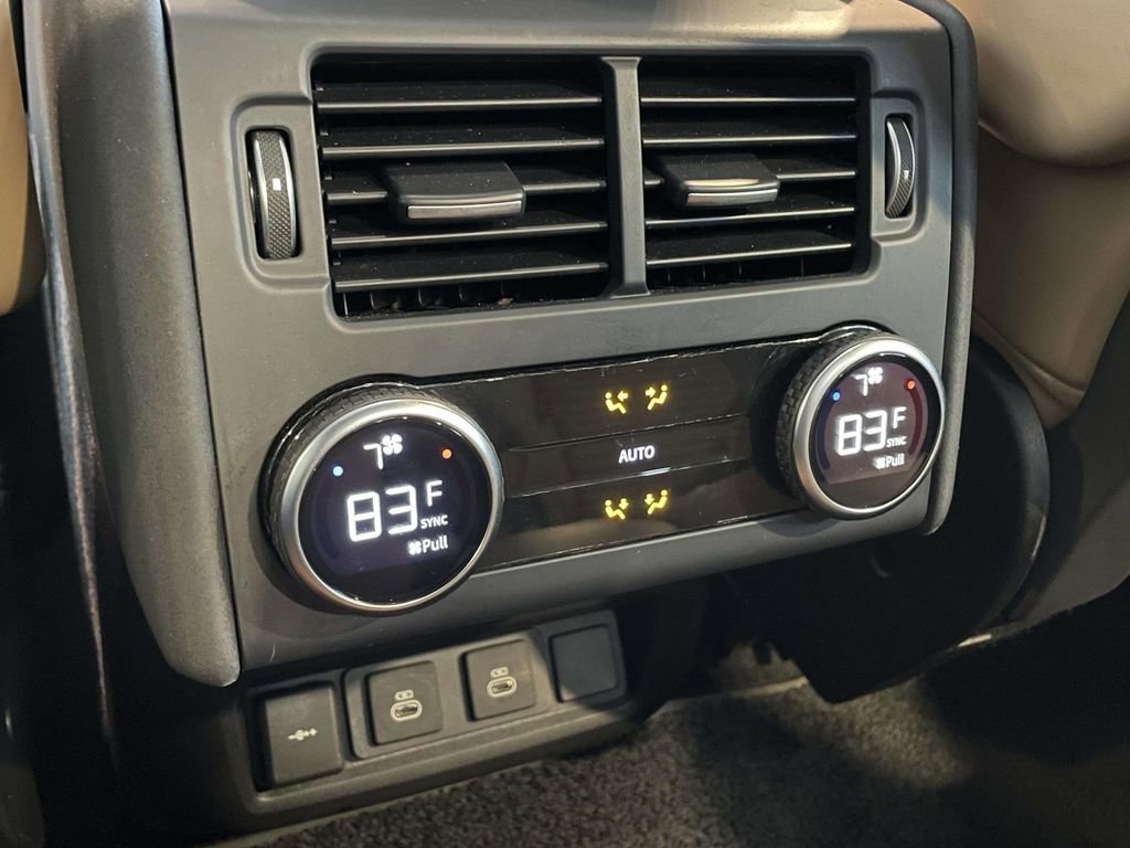 Used 2023 Land Rover Discovery S R-Dynamic image 23