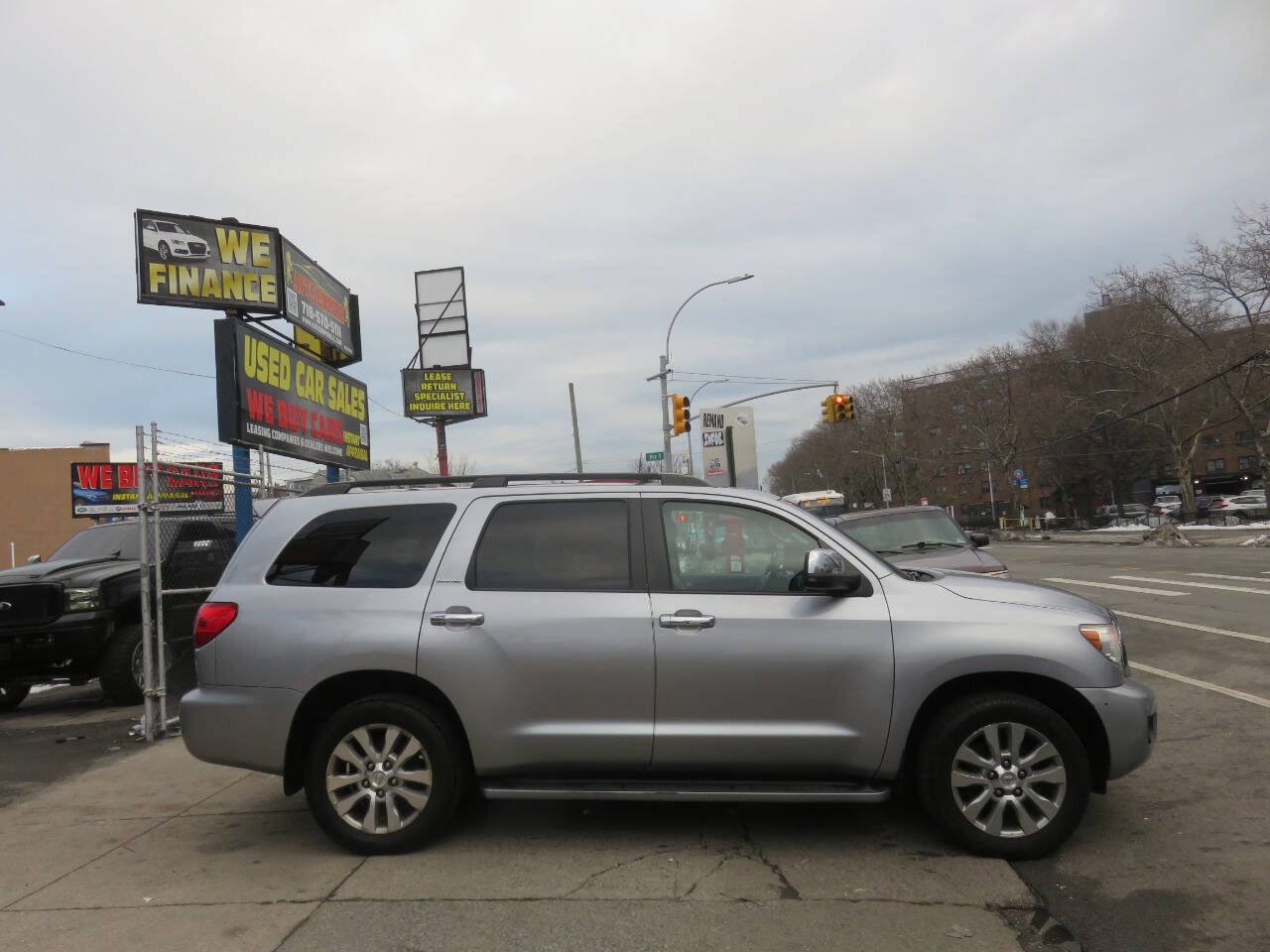 Used 2012 Toyota Sequoia Limited image 9