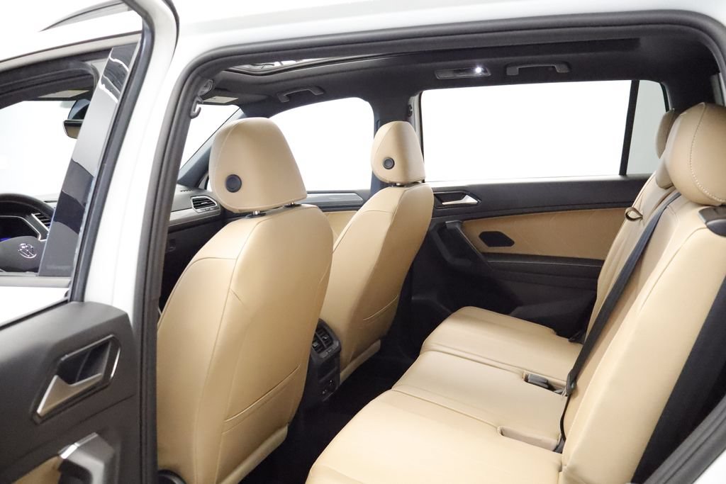 Used 2023 Volkswagen Tiguan SE R-Line FWD image 18