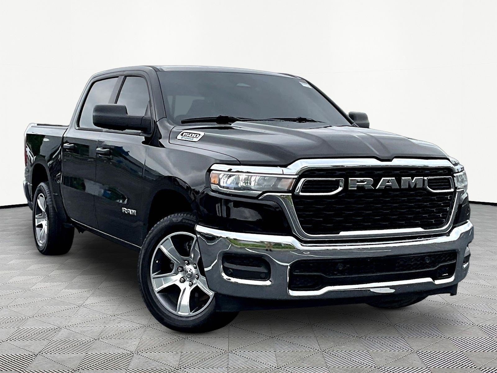 Used 2025 RAM 1500 Tradesman AWD/4WD image 3