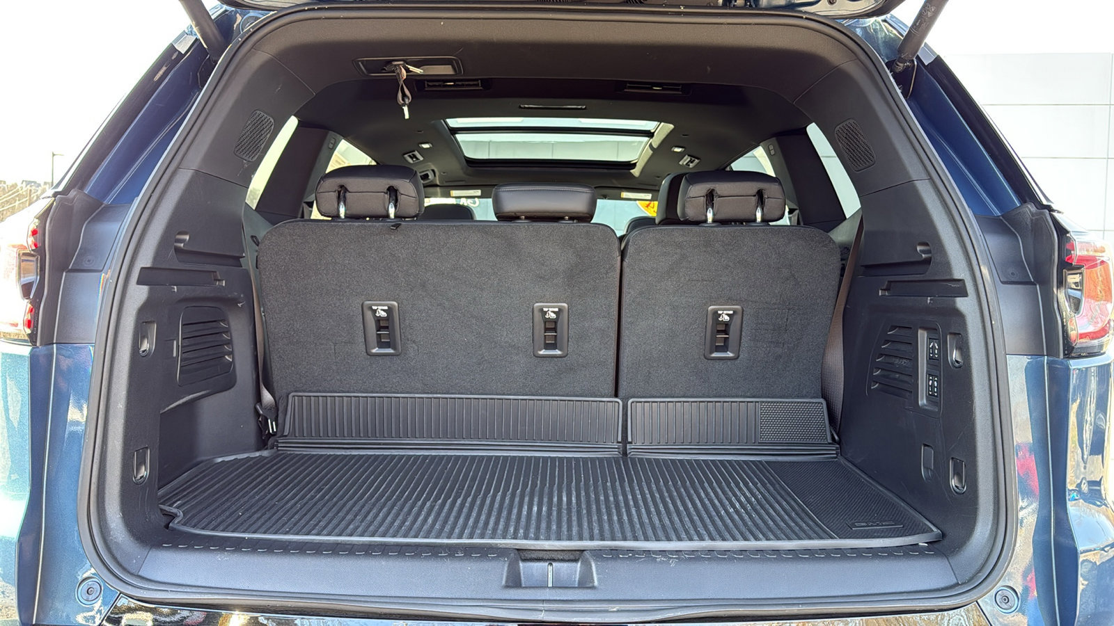 Used 2024 GMC Acadia Denali w/ Super Cruise Package image 30