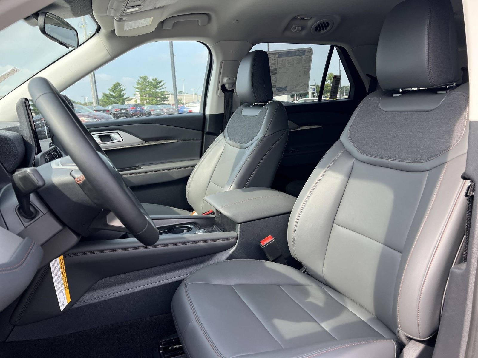 New 2026 Ford Explorer Active w/ Active Comfort Package AWD/4WD image 13