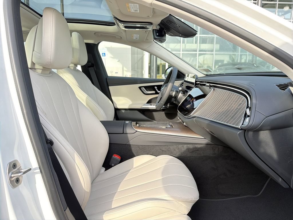 New 2026 Mercedes-Benz E 350 4MATIC Sedan image 18