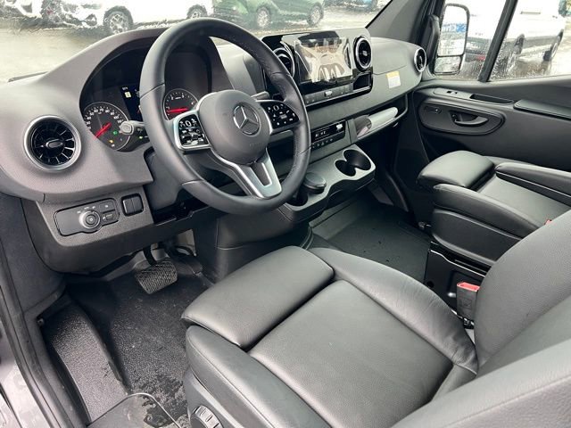 Used 2022 Mercedes-Benz Sprinter 144 Cargo image 17