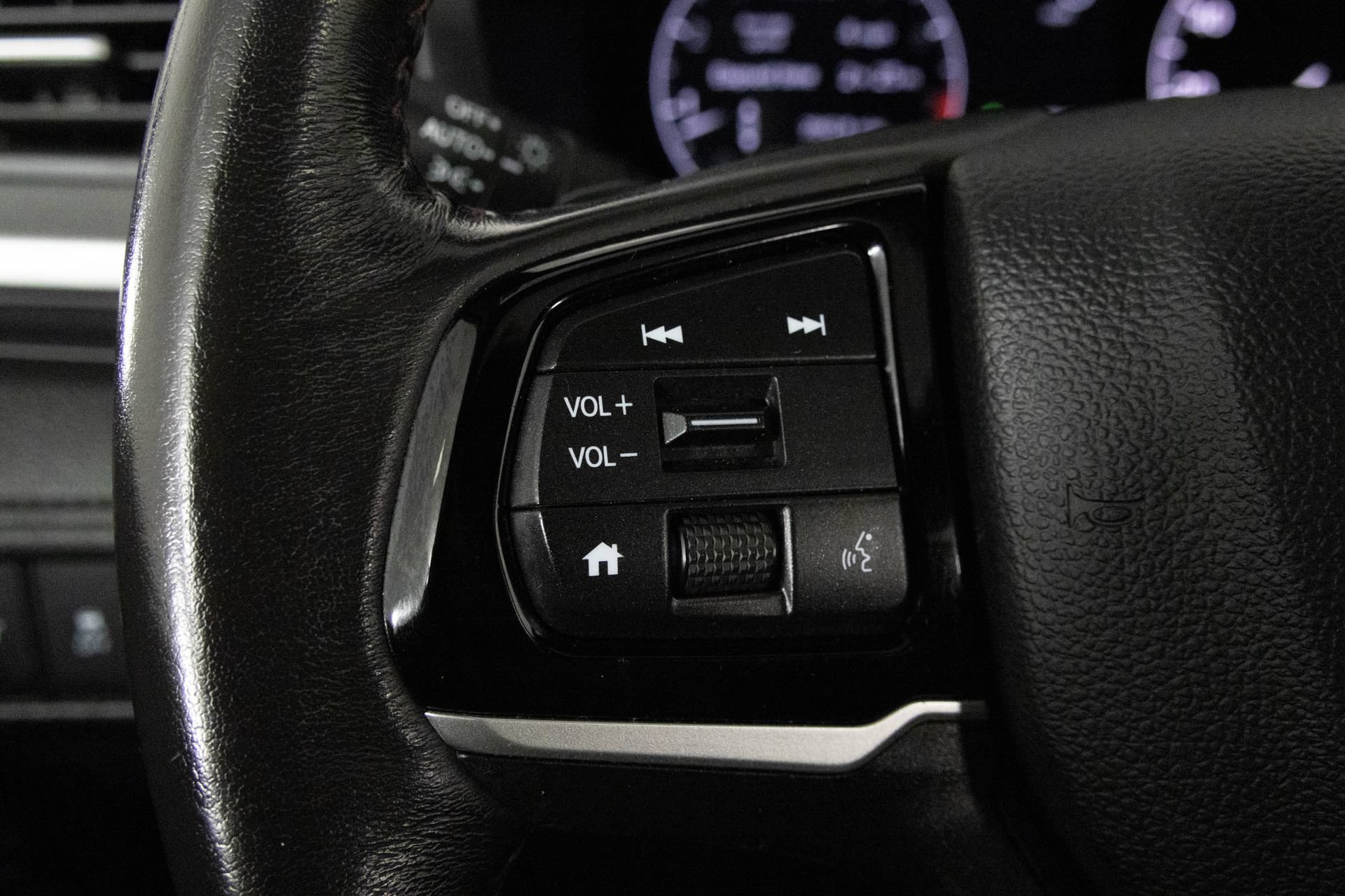 Used 2025 Honda Odyssey Sport-L image 25